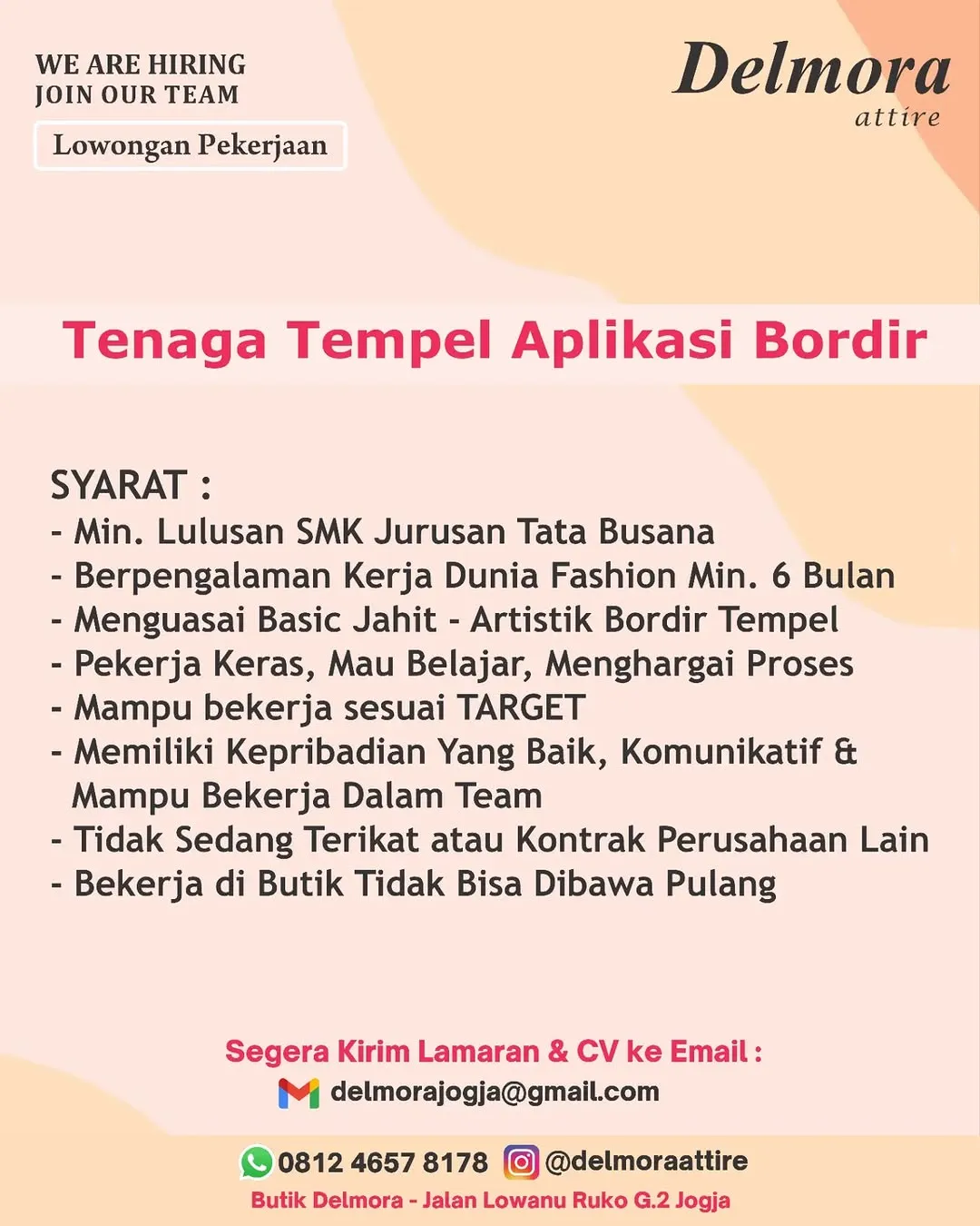 Logo Delmora attire